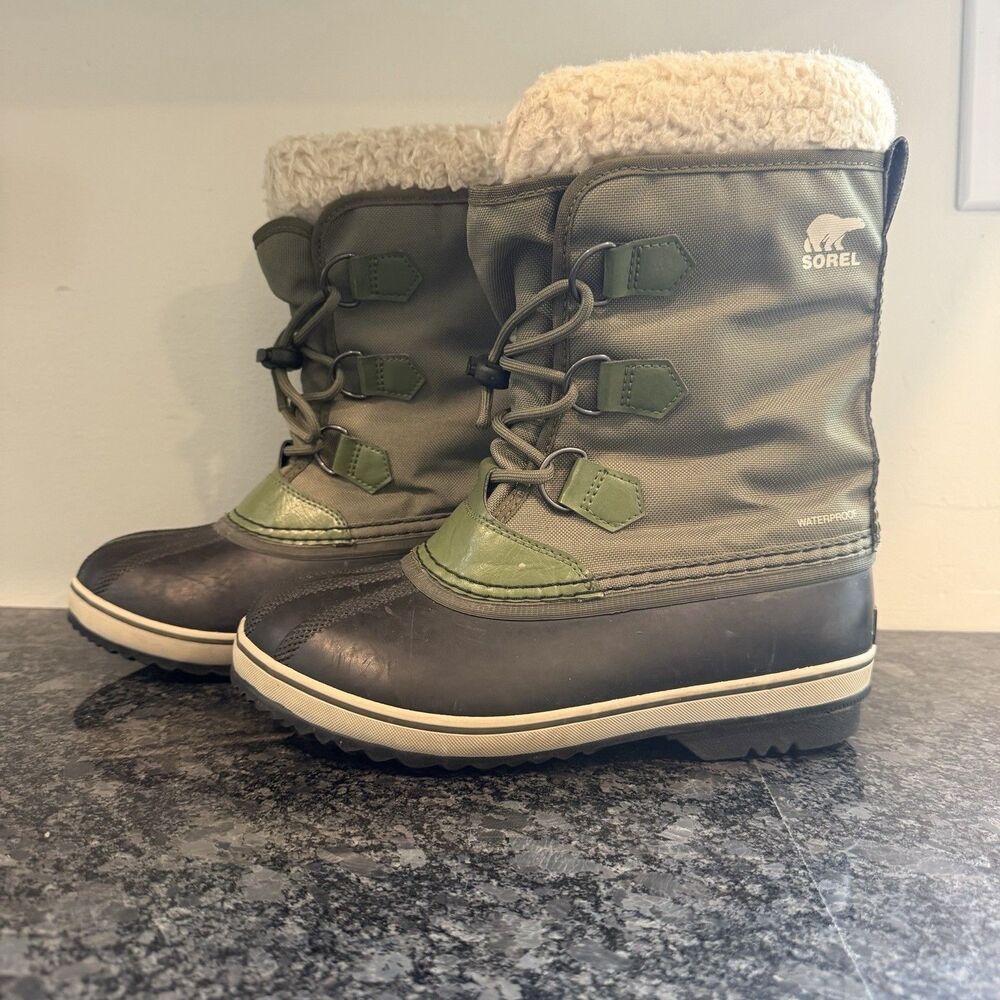 Sorel NY1962-371 Green Faux Fur Lined Waterproof Duck Winter Boots sz 4 Youth